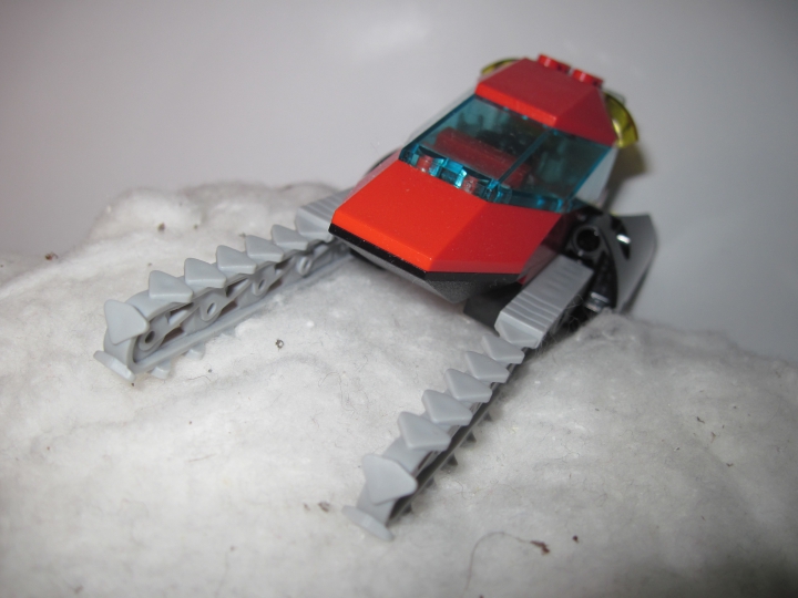 LEGO MOC - Новогодний Кубик 3015 - Новый 3015 год на Ледяной планете: ... транспортируется к базе...