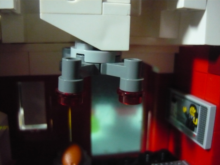 LEGO MOC - Новогодний Кубик 3015 - Новый 3015 Год: встречаем вместе!: Вот такая простенькая люстра.