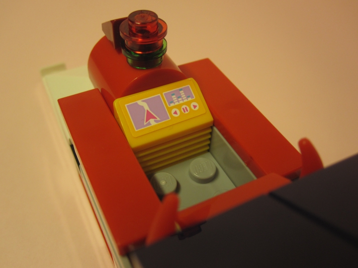 LEGO MOC - Новогодний Кубик 3015 - Почтовые Новогодние Сани: Приборная доска