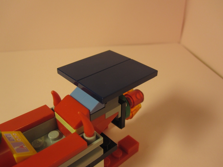 LEGO MOC - Новогодний Кубик 3015 - Почтовые Новогодние Сани: Солнечные батареи для зарядки приборной панели в включенном состоянии