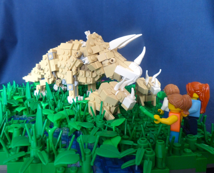 LEGO MOC - Мир Юрского периода - Встреча с трицератопсами