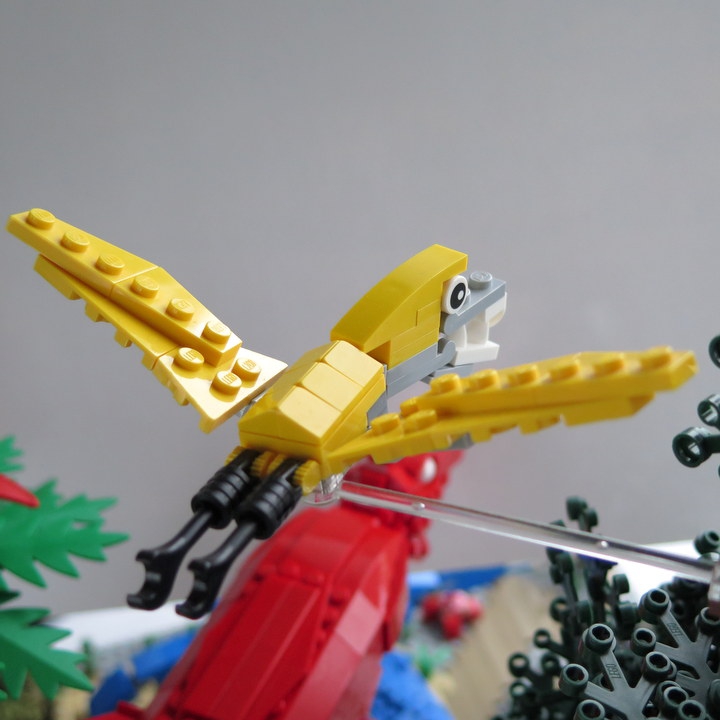 LEGO MOC - Мир Юрского периода - Три стихии: Папа-птерозавр летает вокруг и наблюдает за ситуацией