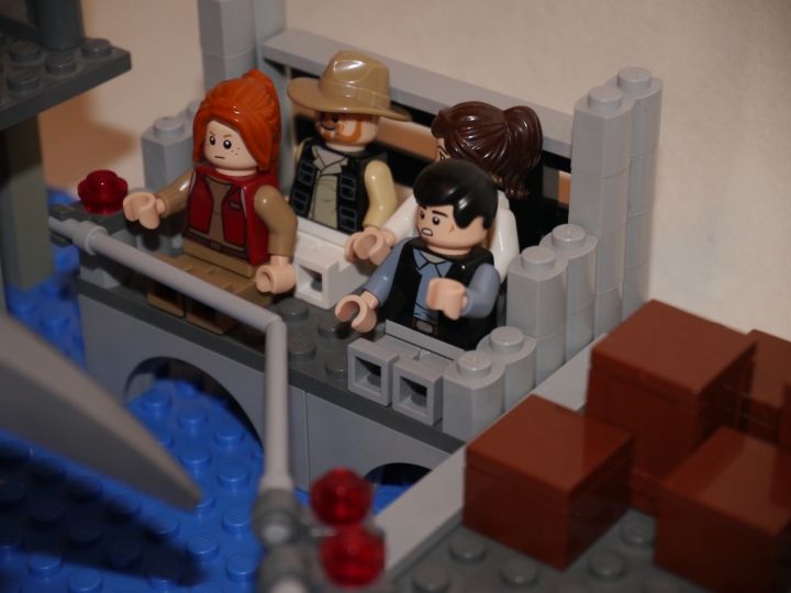 LEGO MOC - Мир Юрского периода - Внимание, лего-мозазавр!: Вторая трибуна с не менее восторженными гостями аквапарка.