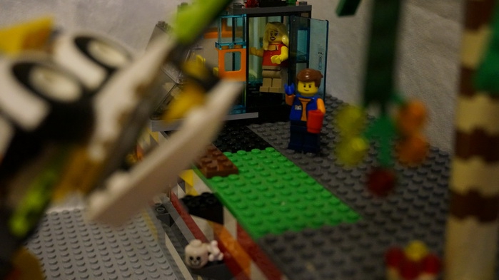 LEGO MOC - Мир Юрского периода - Путешественники во времени: Наши герои осмелели и решили познакомиться поближе