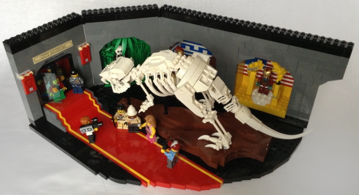 LEGO MOC - Мир Юрского периода - Новый экспонат в городском музее : Огромный скелет тиранозавра еле еле поместился в первом зале музея.