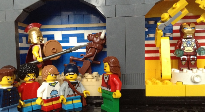LEGO MOC - Мир Юрского периода - Новый экспонат в городском музее : Мисс Пигинс проводит экскурсию для своих учеников в музее и рассказывает ученикам о представленных экспонатах