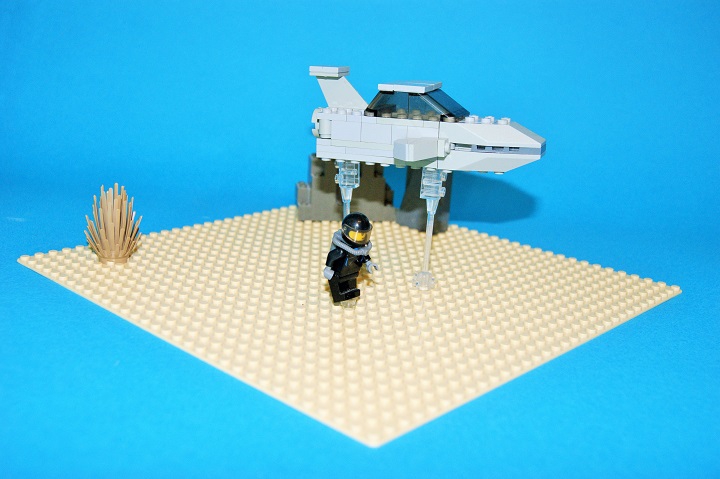 LEGO MOC - Погружение - Подводный аппарат класса 'Акула': На пластине 32 на 32.