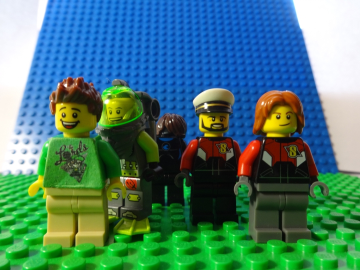 LEGO MOC - Погружение -  Глубоководный исследовательский батискаф: И напоследок стоит вся команда! <br />
 <br />
 Спасибо за просмотр!!!  <br />
А кто из команды мой одноклассник? Угадайте. (Я отвечу после голосований). 