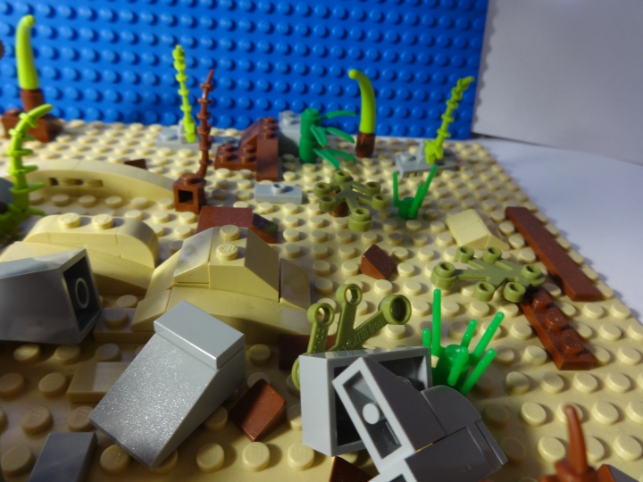 LEGO MOC - Погружение -  Глубоководный исследовательский батискаф: А сома растительность  сильно не густая но очень красивая.