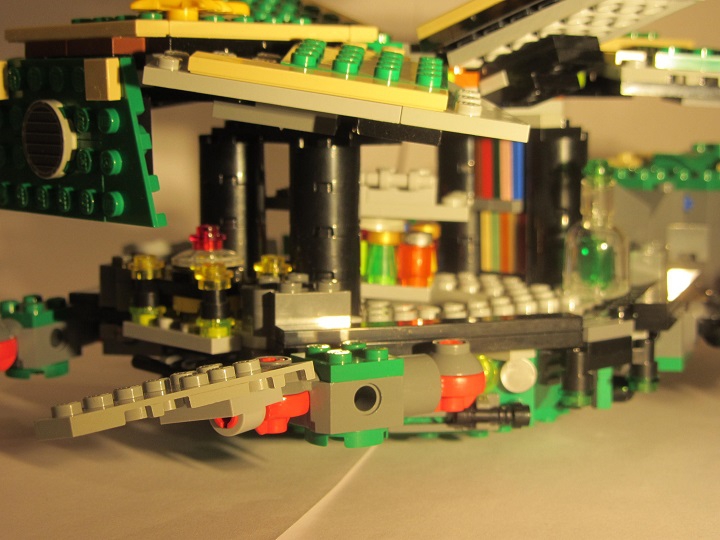 LEGO MOC - Погружение - Тортилус: Интерьер с поднятыми панелями.