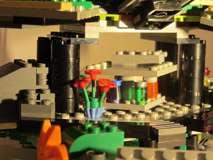 LEGO MOC - Погружение - Тортилус: Потайной блок с вареньем, вытащеный из подпола.