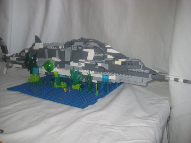 LEGO MOC - Погружение - Наутилус - подвижный в подвижном: Подлодка во всей красе.