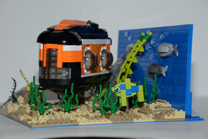 LEGO MOC - Погружение - Синее море и подводная лодка.