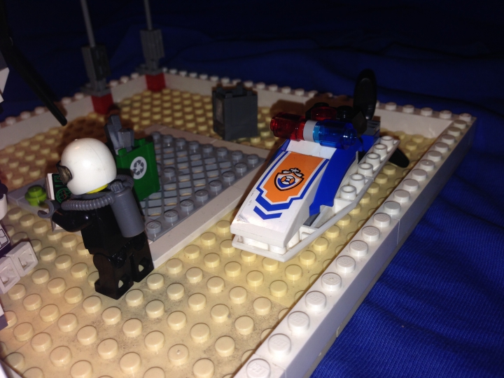 LEGO MOC - Погружение - Школа навигации батискафов (2050г.): Красивый катер.