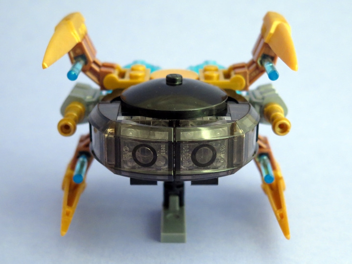 LEGO MOC - Битва Мастеров 'В кубе' - Golden Uninoida: Вид спереди. На краях крыльев установлены четыре маневровых двигателя.