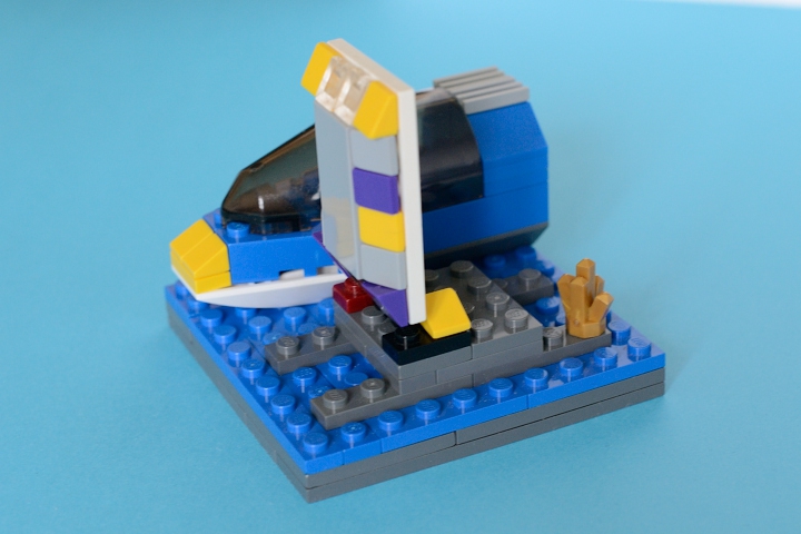 LEGO MOC - Битва Мастеров 'В кубе' - СОРЕВНОВАНИЕ: Впереди парусник. У него надут парус. Сзади кристалл.