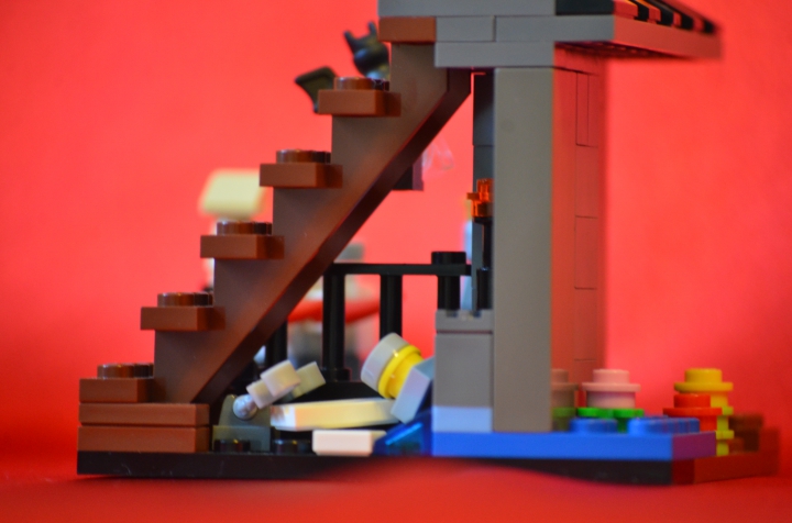 LEGO MOC - Битва Мастеров 'В кубе' - Атака на Темный Замок: Проплыв по водостоку, он вынырнул в темнице. К счастью, он взял с собой порох…
