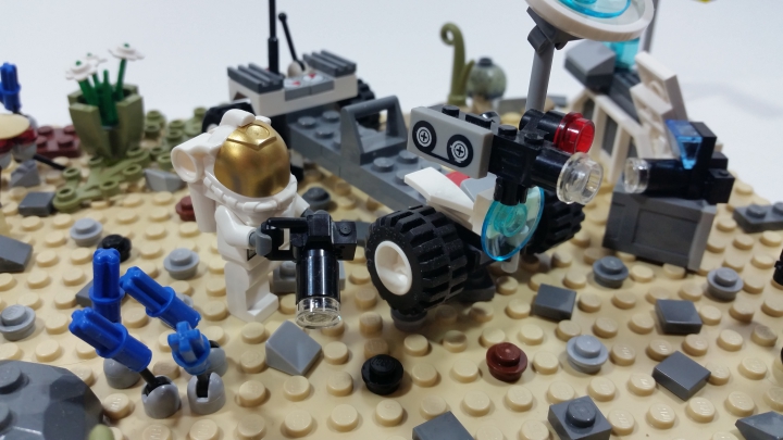 LEGO MOC - Инопланетная жизнь - Контакт состоится!: Отснято огромное количество материала, его нужно отправить на Землю