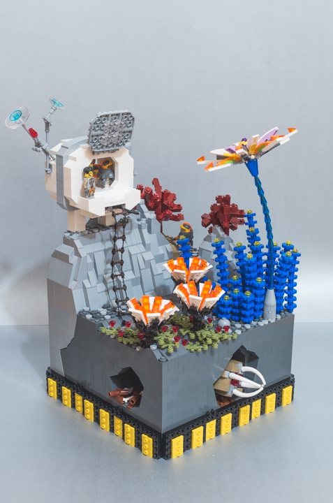 LEGO MOC - Инопланетная жизнь - Форпост 18: Общий вид на грань №1.