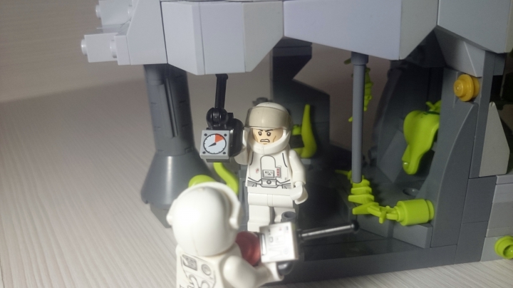 LEGO MOC - Инопланетная жизнь - Underworld-2368: -'босс, здесь небезопасно!'