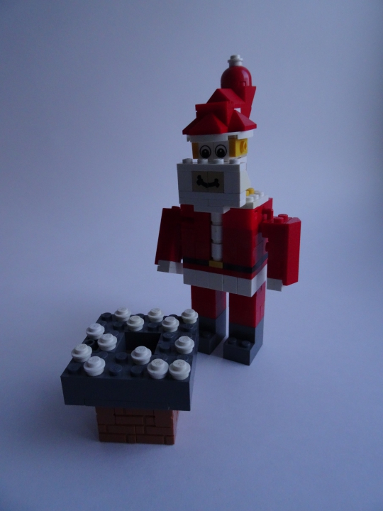LEGO MOC - Новогодний Кубик 2016 - Гомер Симпсон в образе Санты Клауса : Гомер хочет пролезть к себе домой в костюме Санты через дымоход камина ,  что бы обрадывать своих детей , но что то мне подсказывает , что это  у него не получится ...