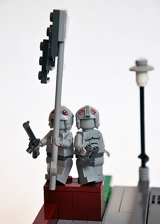 LEGO MOC - Радости и Горести Великой Победы - Забыть все! (демонтаж последнего советского памятника в Литве)