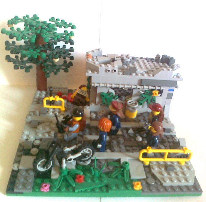 LEGO MOC - Радости и Горести Великой Победы - Возвращение солдат: Общий вид.