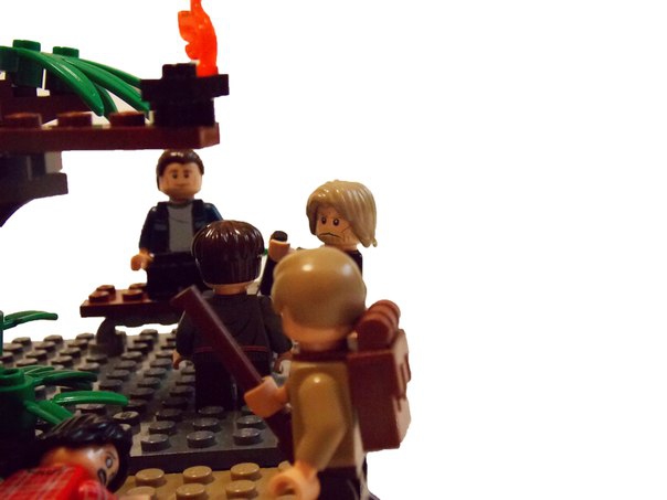 LEGO MOC - Радости и Горести Великой Победы - 'Мало кто помнит этот дом...': -...'это не конец'.