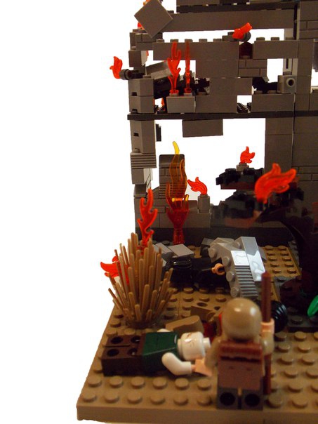 LEGO MOC - Радости и Горести Великой Победы - 'Мало кто помнит этот дом...': -В тот момент,когда я вновь посмотрел на дом,я услышал два голоса,мужской и женский...