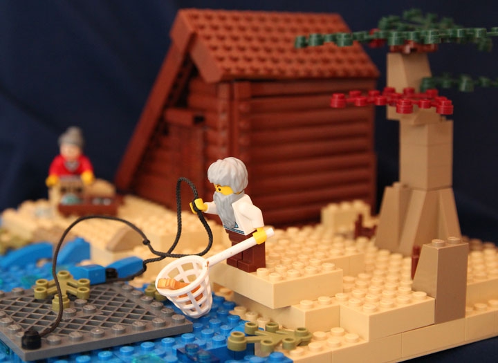 LEGO MOC - Чудеса русских сказок - Сказка о рыбаке и рыбке. (А.С. Пушкин): В руке большой невод и садок.