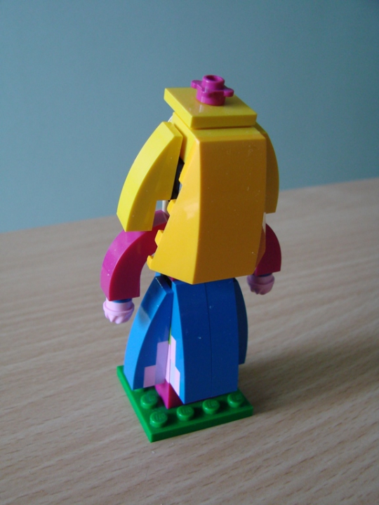 LEGO MOC - Чудеса русских сказок - Царевна-Лягушка: У нее роскошные волосы.