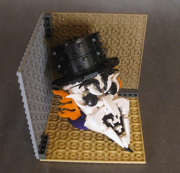 LEGO MOC - Битва Мастеров 2016 - Psycho: Работа не содержит плейтов и бриков, и спокойно помещается в объём куба 16х16, что видно на фото.<br />
<br />
Надеюсь самоделка вам понравилась, спасибо за внимание!<br />
Буду рад почитать отзывы;)