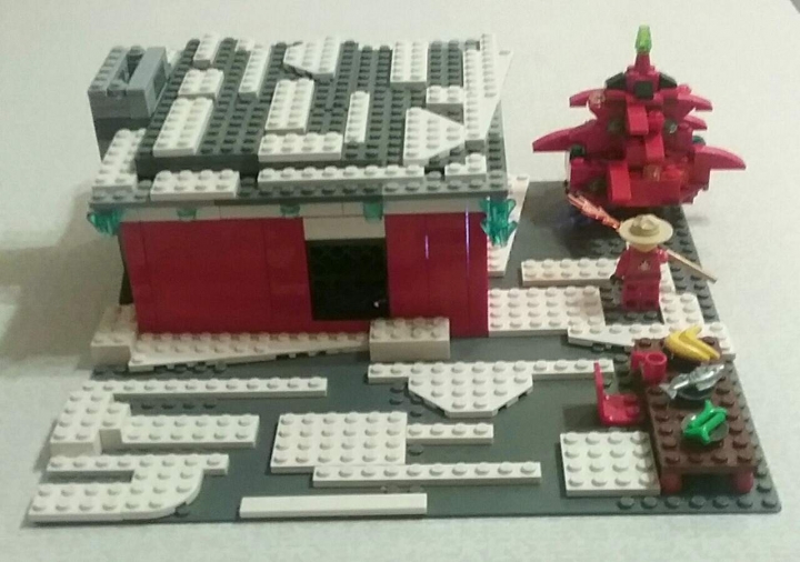 LEGO MOC - Новогодний Кубик 2017 - Новый год Красного волшебника: Дом: вид сбоку