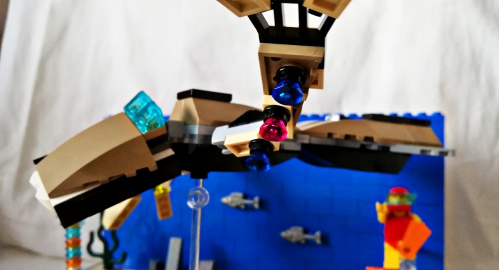LEGO MOC - Фантастические твари и кто их фантазирует - Алмазный аллигатор : Алмазы на обратной стороне руки.