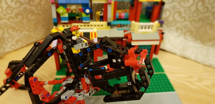 LEGO MOC - Фантастические твари и кто их фантазирует - Акродав 'Чёрная вдова': Приручение Акродава: Иван смог понять язык паука и приручил исполина.