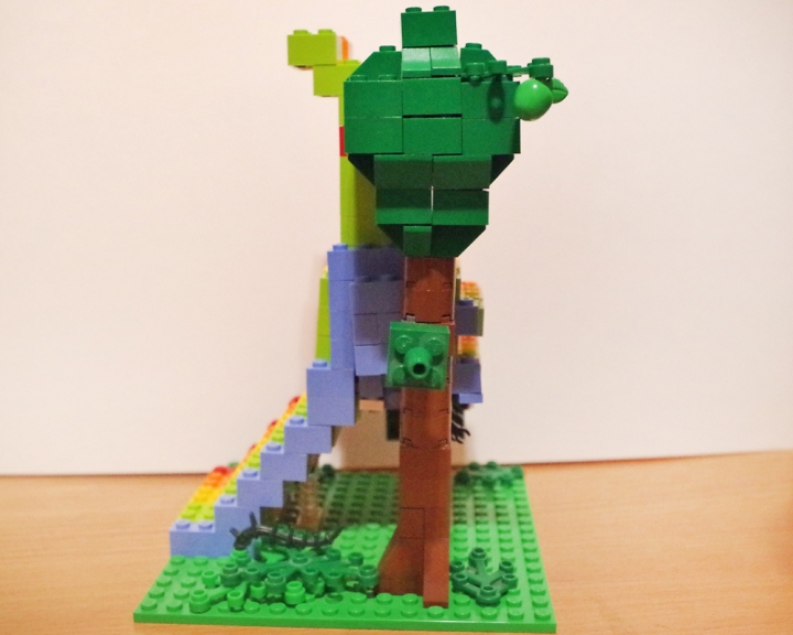LEGO MOC - Фантастические твари и кто их фантазирует - Радужная птица: Вид слева.