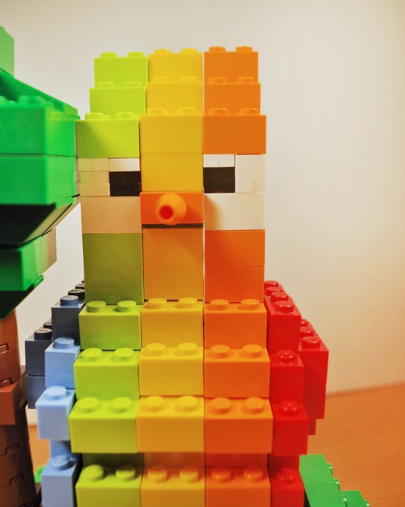 LEGO MOC - Фантастические твари и кто их фантазирует - Радужная птица: Голова и тело птицы.