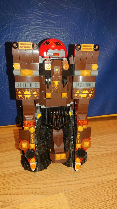 LEGO MOC - Фантастические твари и кто их фантазирует - Зубастый Джо : вид сзади