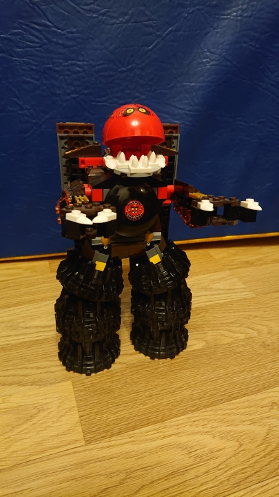 LEGO MOC - Фантастические твари и кто их фантазирует - Зубастый Джо : с поднятыми руками и открытой пастью