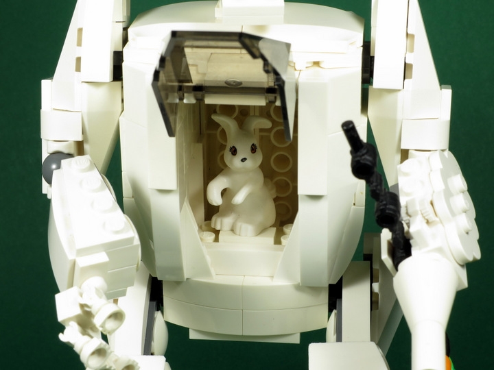 LEGO MOC - 16x16: Mech - Белый Кролик: Кто Пилот?! Заяц - Пилот!<br />
<br />
А почему бы и да! ;-)