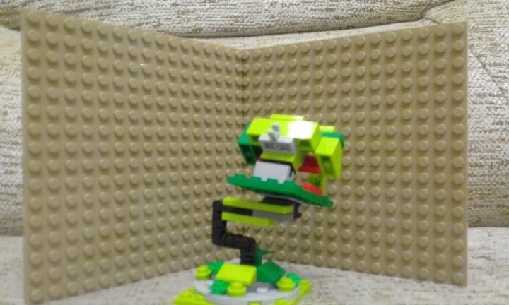LEGO MOC - 16x16: Ботаника - Венерина мухоловка : Вид с зади