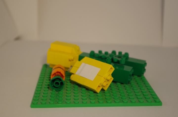 LEGO MOC - 16x16: Ботаника - Овощи на грядке: Вид справа.