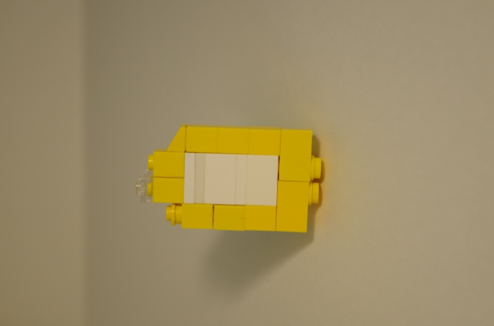 LEGO MOC - 16x16: Ботаника - Овощи на грядке: Половинка луковицы. Чешуя желтая, а внутри-белая.