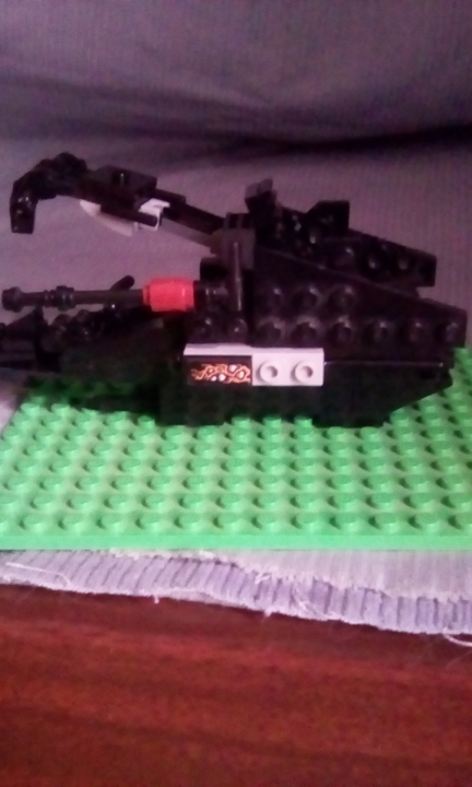 LEGO MOC - 16x16: Batman-80 - 'Бэтмен своими руками': Левая сторона лодки