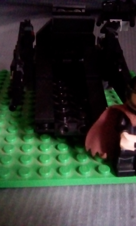 LEGO MOC - 16x16: Batman-80 - 'Бэтмен своими руками': открывается!(Чёрный мрак!Ничего не разглядишь!)