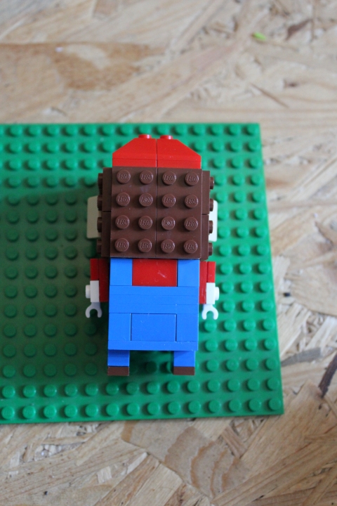 LEGO MOC - 16x16: Чиби - Марио: Вид сзади.
