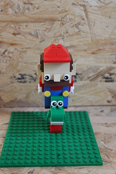 LEGO MOC - 16x16: Чиби - Марио: Иногда Йоше приходится не сладко.<br />
 - 'Но, лошадка!'