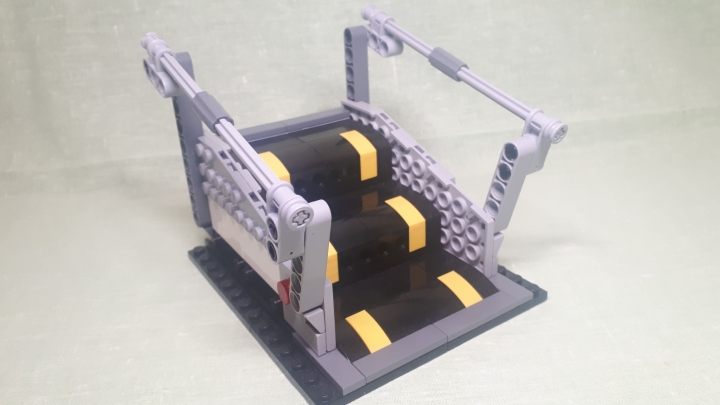LEGO MOC - 16x16: Чиби - Soryu Asuka Langley: Эскалатор отдельно. Они были такими длинными в геофронте....