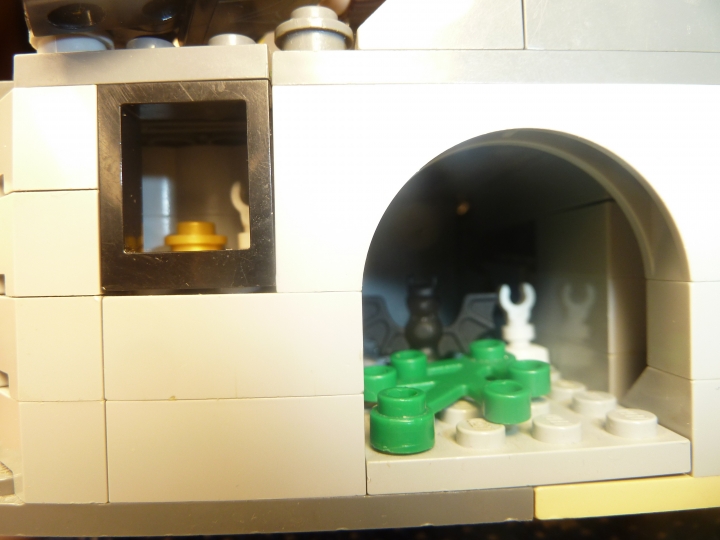 LEGO MOC - 16x16: Поединок - Поединок Гарри Поттера и Волан-де-морта.: Ещё одна пещерка с кладом и тайный проход.