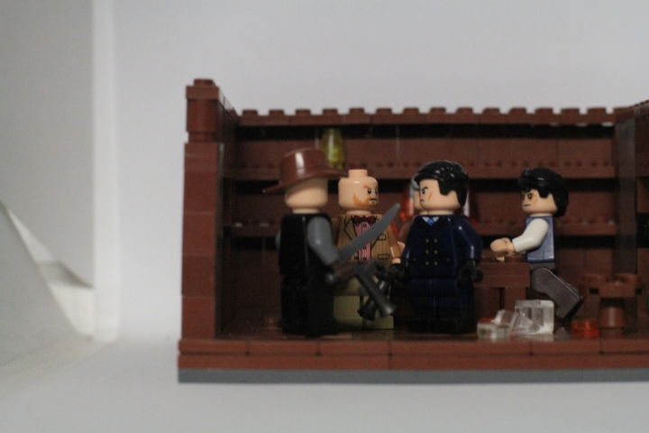 LEGO MOC - 16x16: Поединок - Дуэль в таверне : Добро пожаловать: Маёр пытается напрасно усмерить соперников.